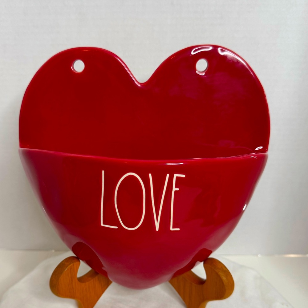 Rae Dunn Artisan Collection by Magenta Heart Shaped Wall Pocket. “LOVE”. (G)